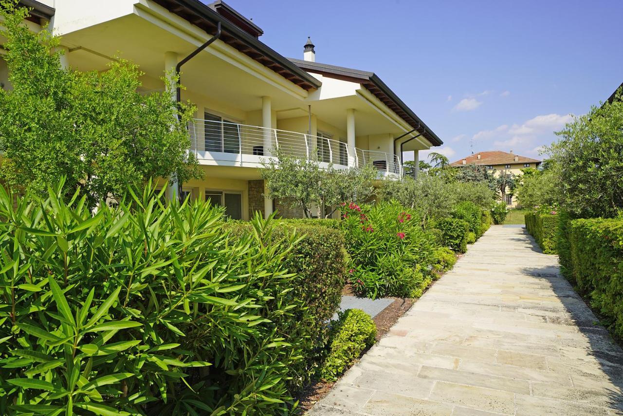 סירמיונה Giulia Luxury Apartment מראה חיצוני תמונה
