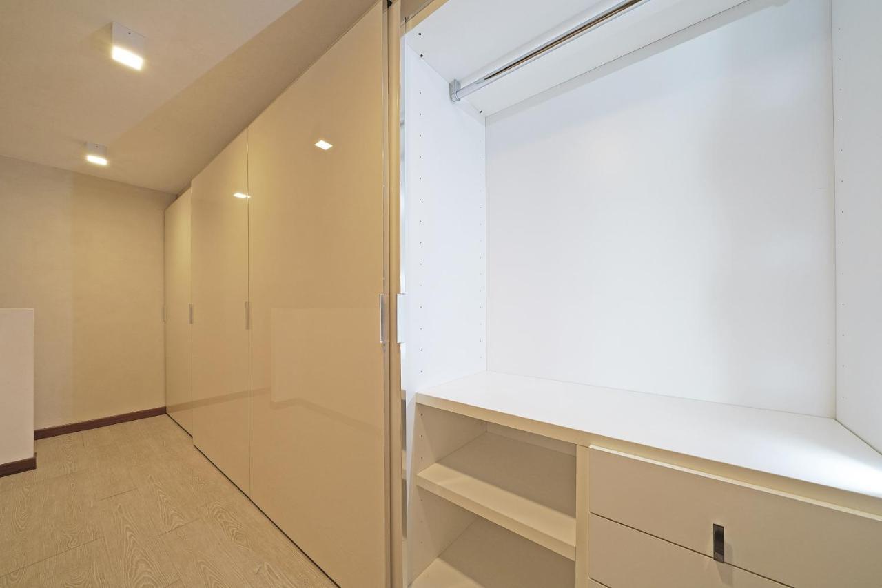 סירמיונה Giulia Luxury Apartment מראה חיצוני תמונה