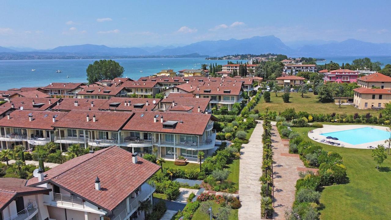סירמיונה Giulia Luxury Apartment מראה חיצוני תמונה